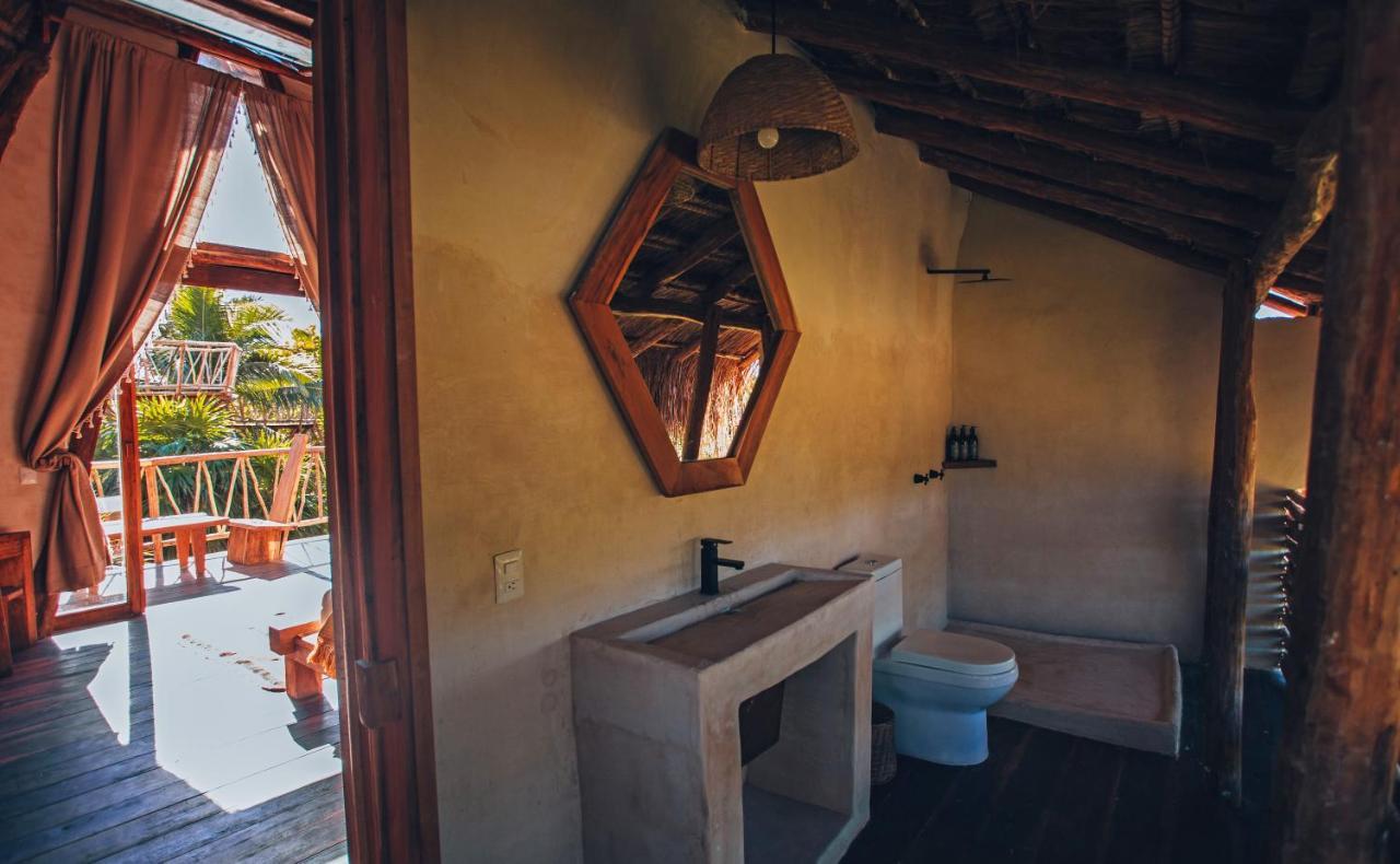 Ikal Tulum Hotel ภายนอก รูปภาพ Bathroom at the Treehouse