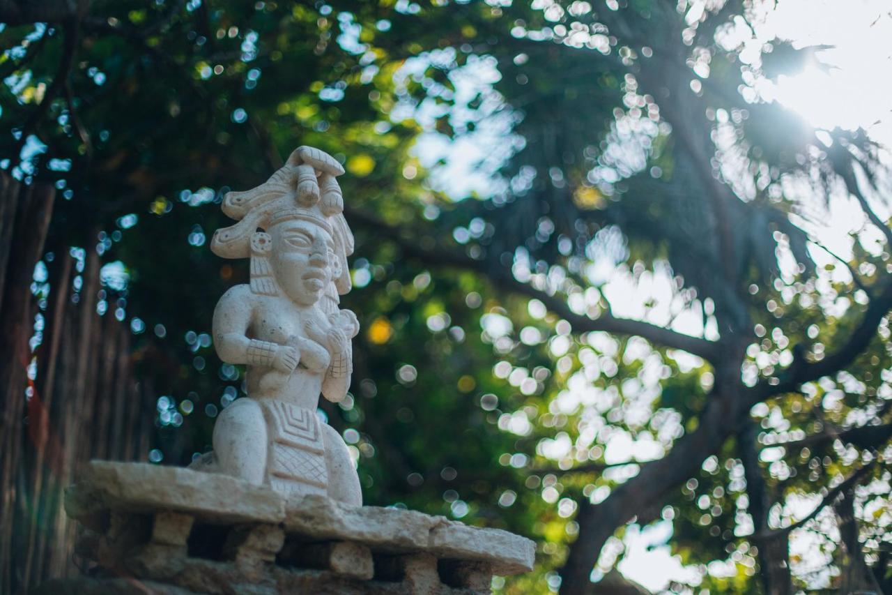 Ikal Tulum Hotel ภายนอก รูปภาพ Statue of the Hindu god Ganesha at the temple