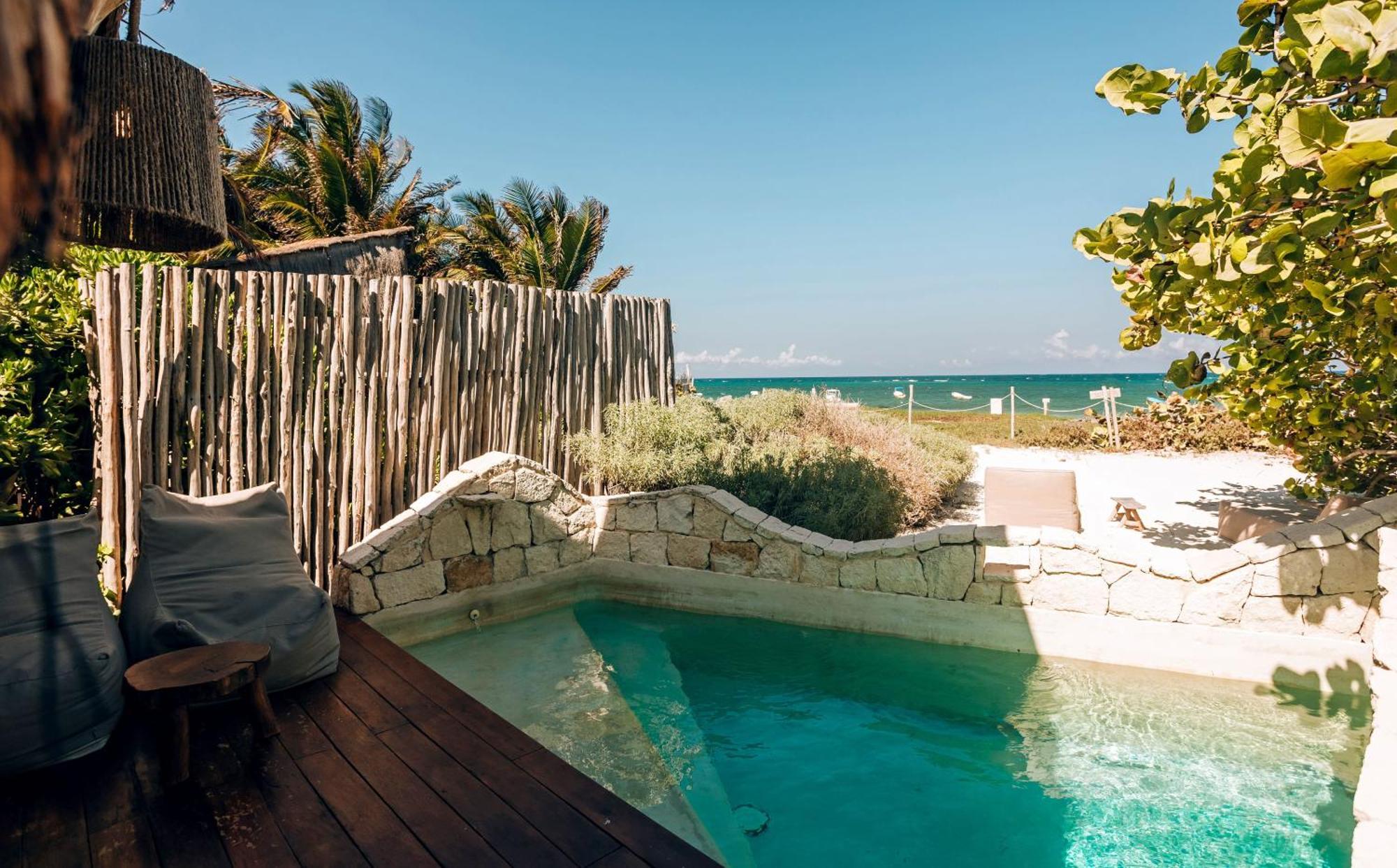 Ikal Tulum Hotel ภายนอก รูปภาพ Beachfront pool at Habitas Hotel, Tulum, Mexico